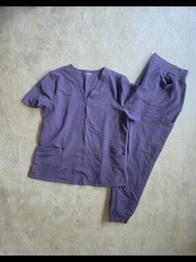 Mandala Scrub Set in Dewberry - L Top, L Petite Pant